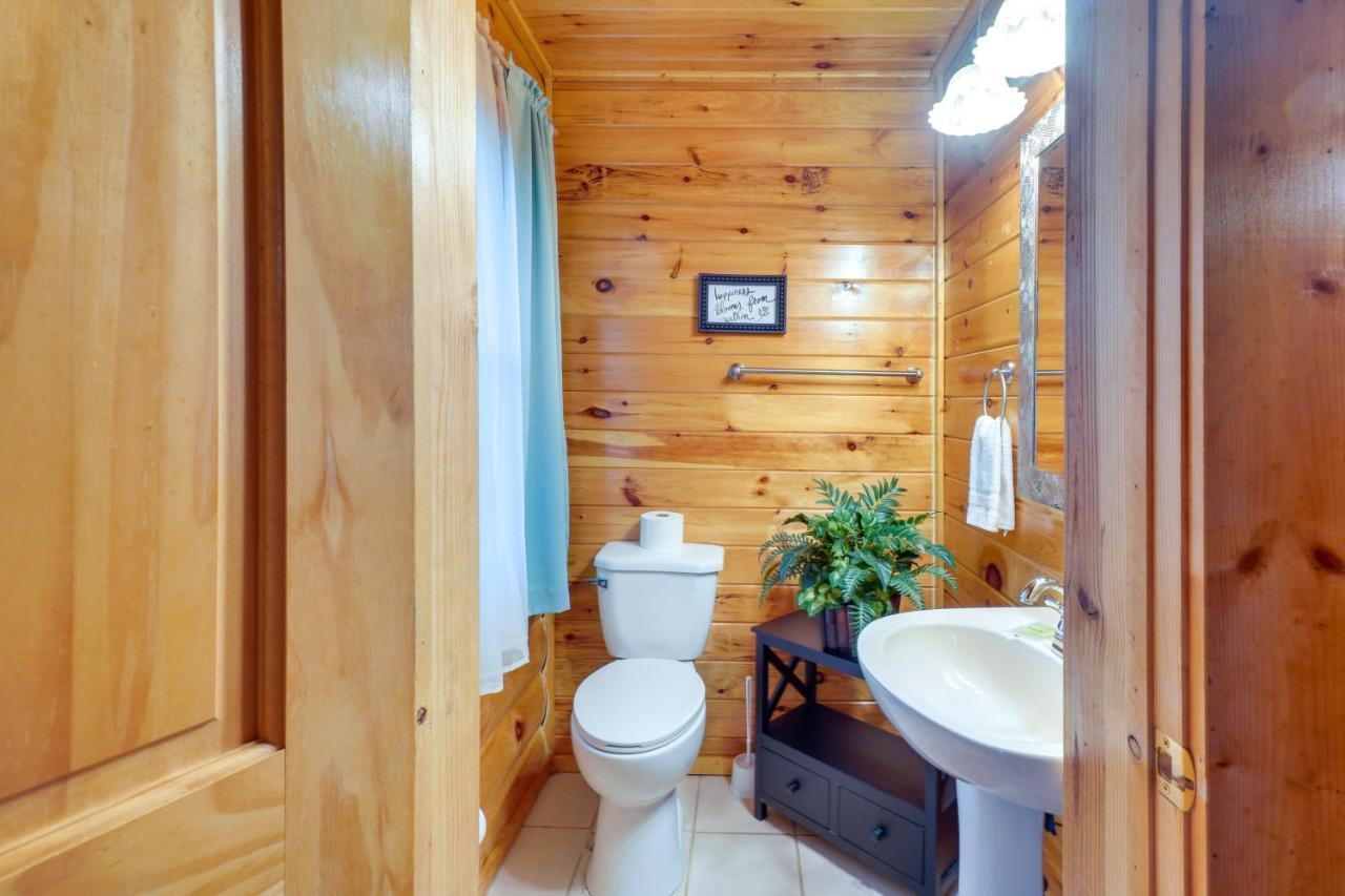 Lovely Gatlinburg Cabin With Private Hot Tub! Luaran gambar