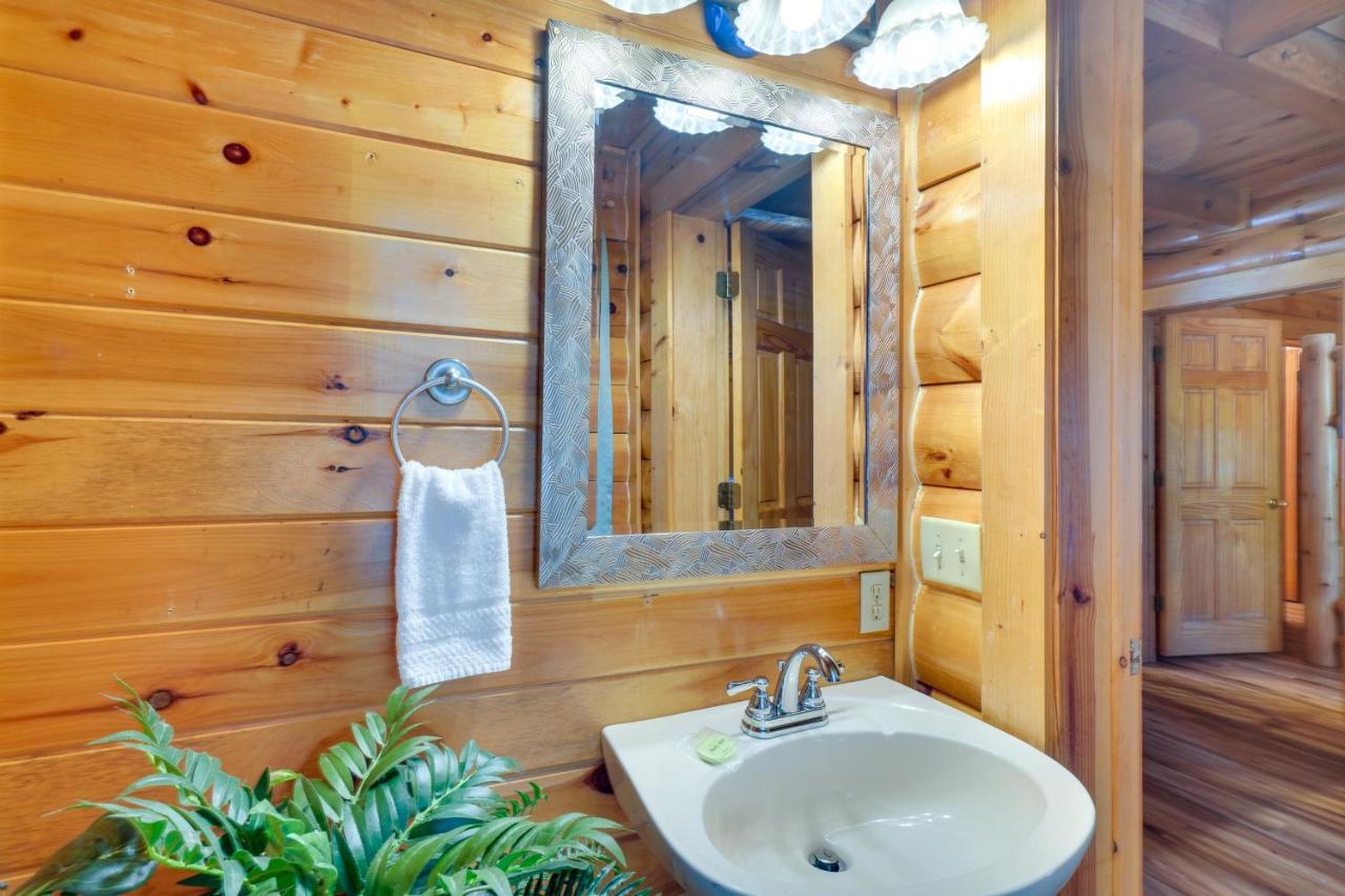 Lovely Gatlinburg Cabin With Private Hot Tub! Luaran gambar