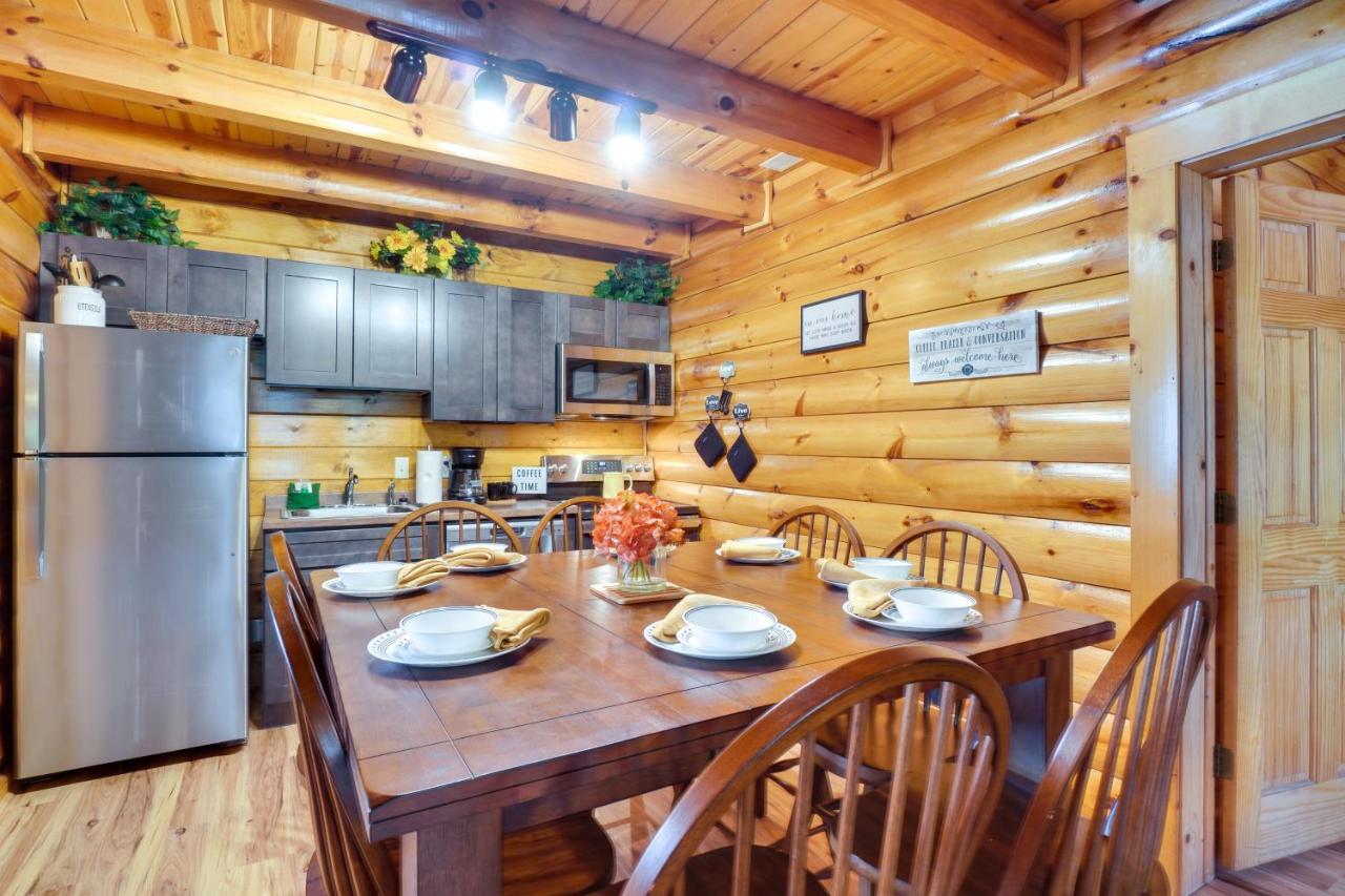 Lovely Gatlinburg Cabin With Private Hot Tub! Luaran gambar