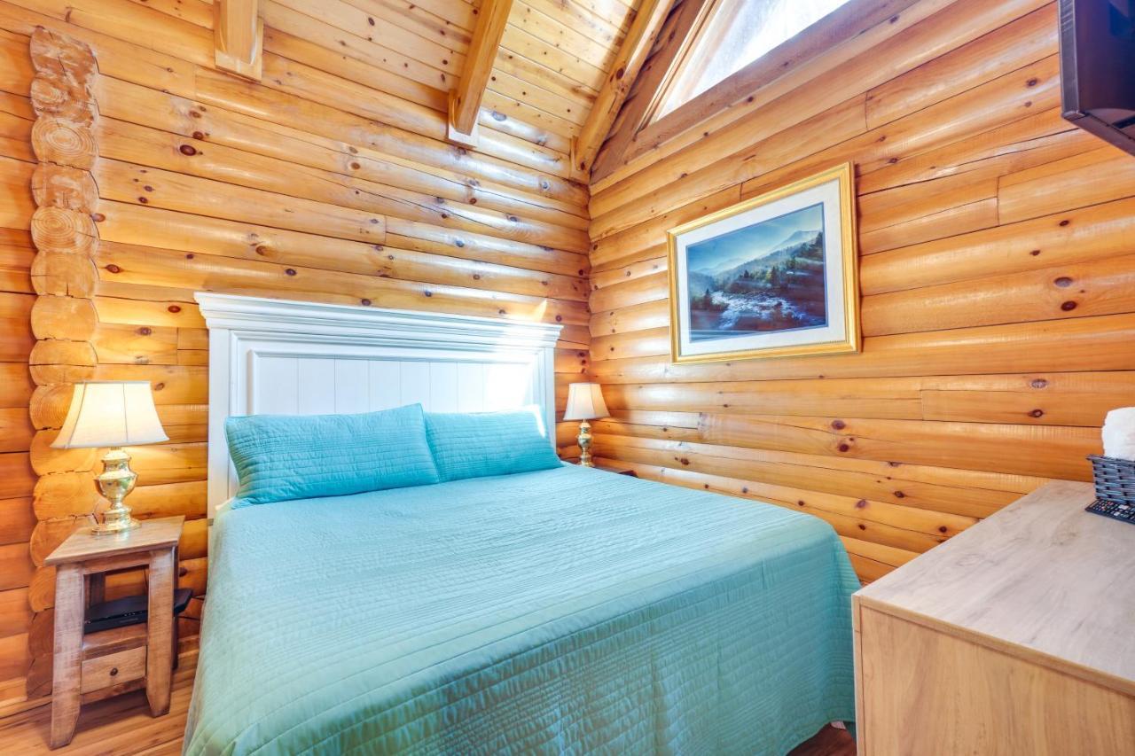 Lovely Gatlinburg Cabin With Private Hot Tub! Luaran gambar