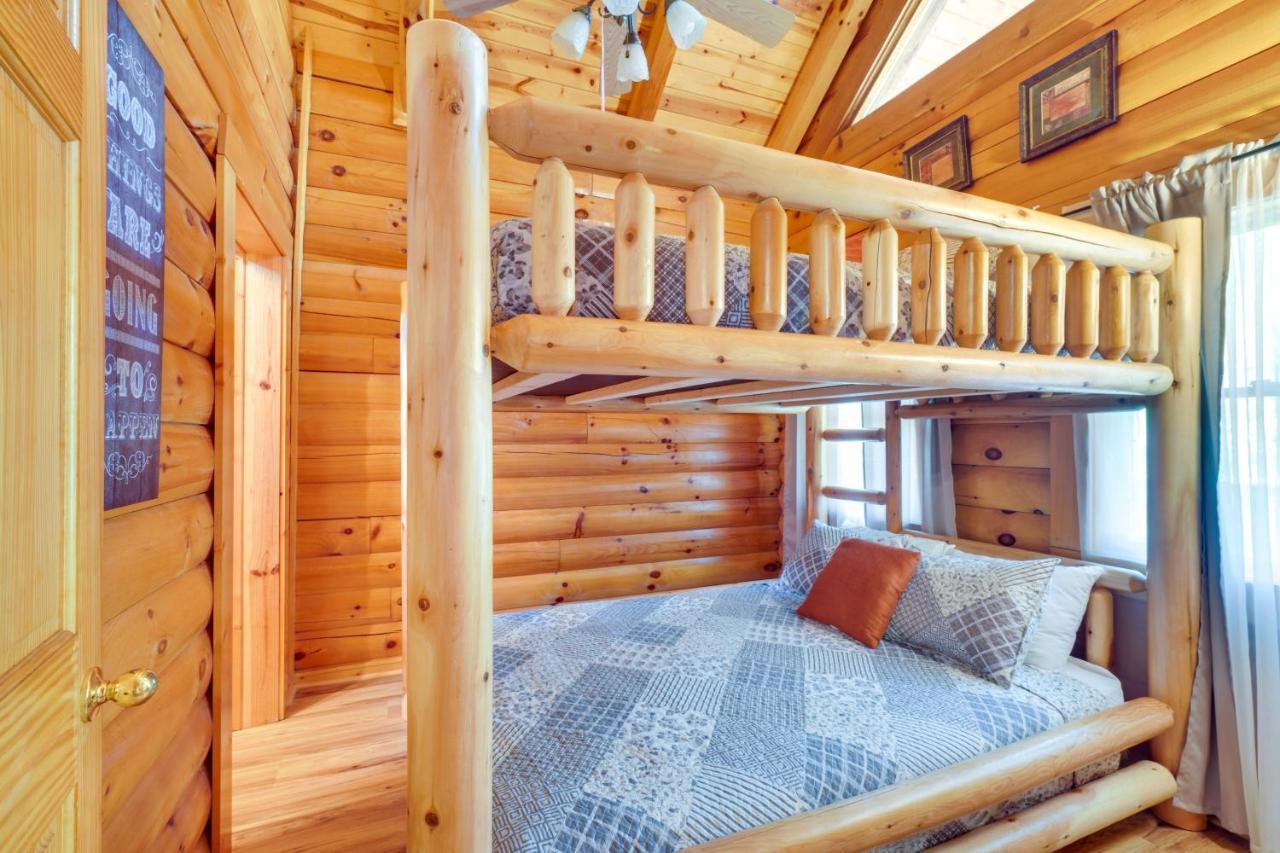 Lovely Gatlinburg Cabin With Private Hot Tub! Luaran gambar